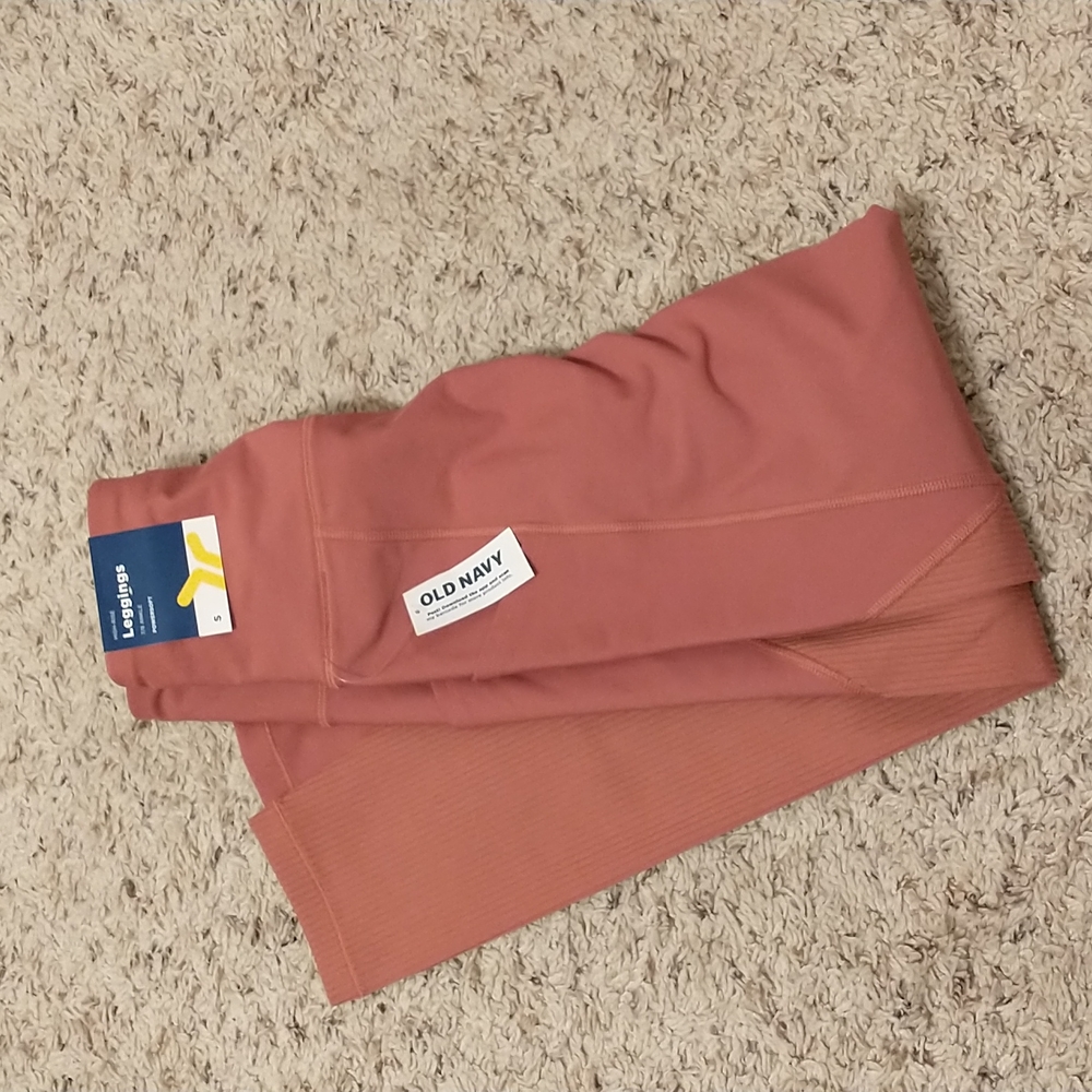 Old Navy Powersoft 7/8 length leggings NWT